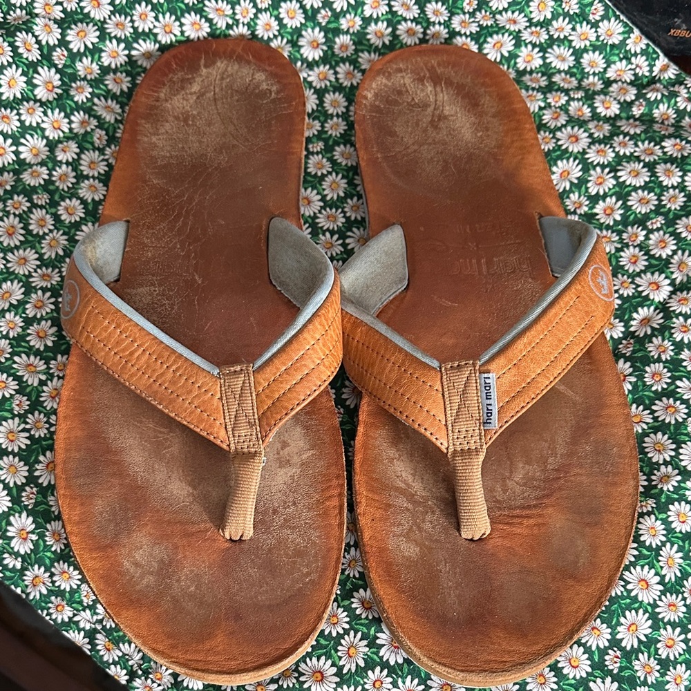 Hari Mari Tan Leather Sandals